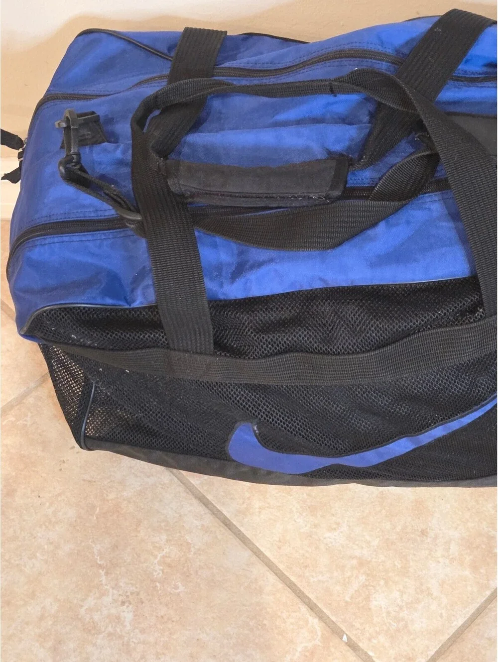 Nike Blue and Black Sports Duffel Bag 24 x 12 Mulitple Pockets
